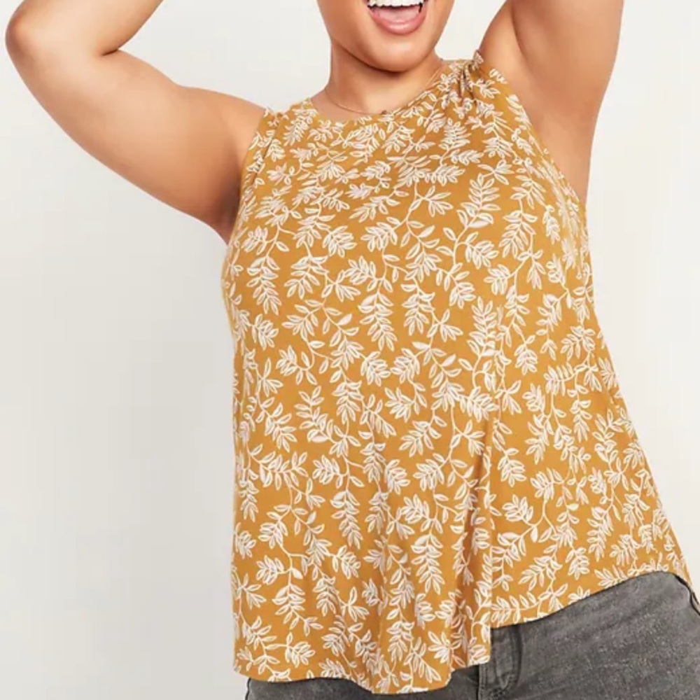 🌿 NEW WITH TAGS Old Navy luxe swing tank